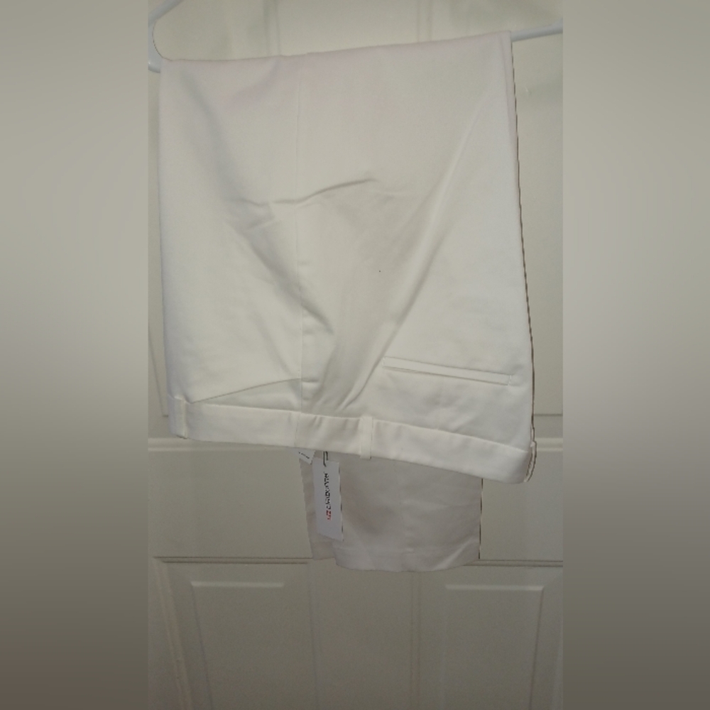 LIZ CLAIBORNE White Pants